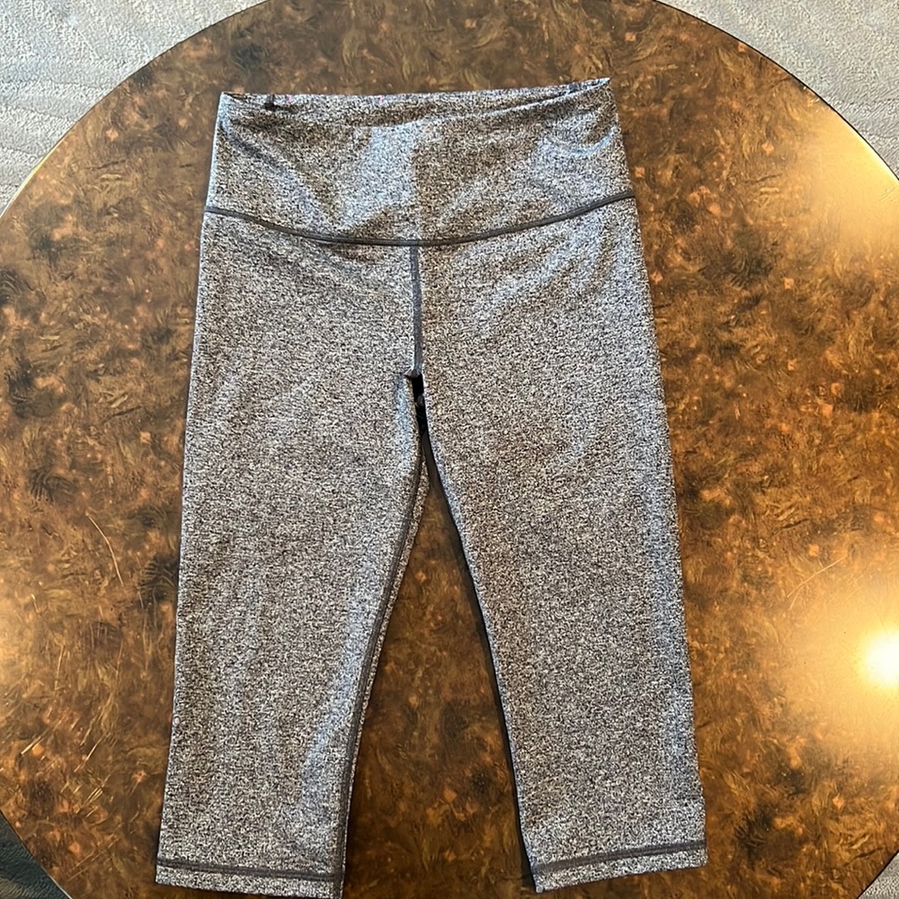VSX Sport Cropped Legging. Size S. Charcoal Gray